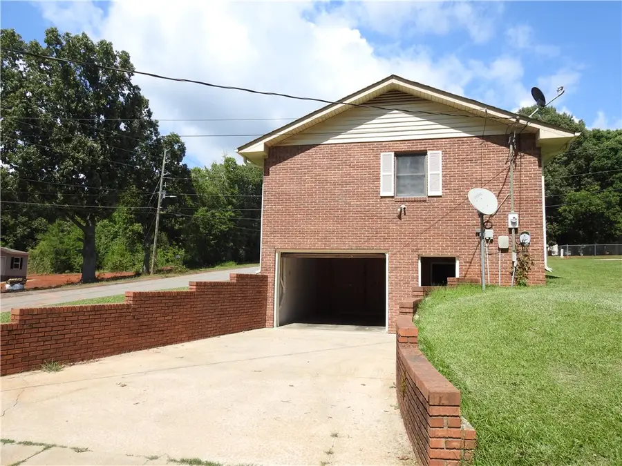 729 Darlington Street, Calhoun Falls, SC 29628 - #2