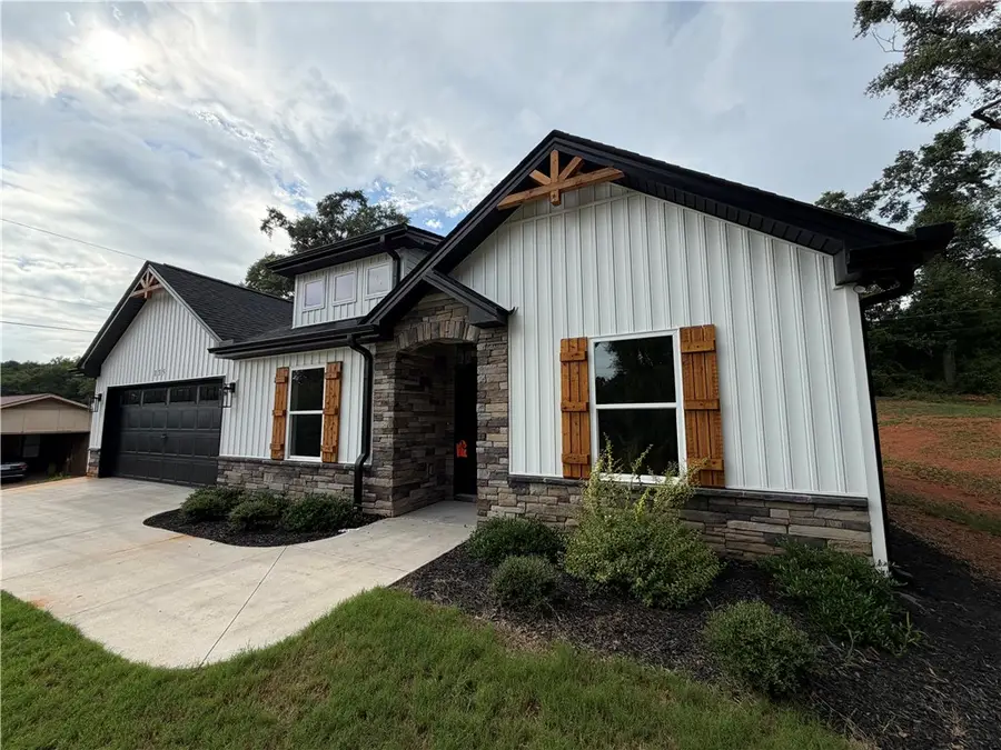 135 Westwood Circle, Anderson, SC 29621 - #3