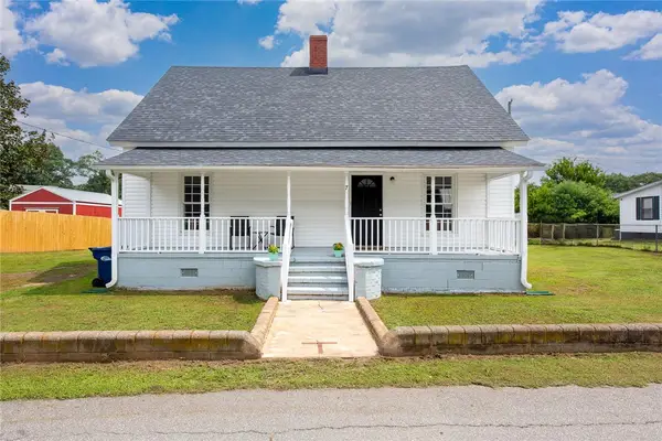 7 Mccaughrin Street, Pelzer, SC 29669