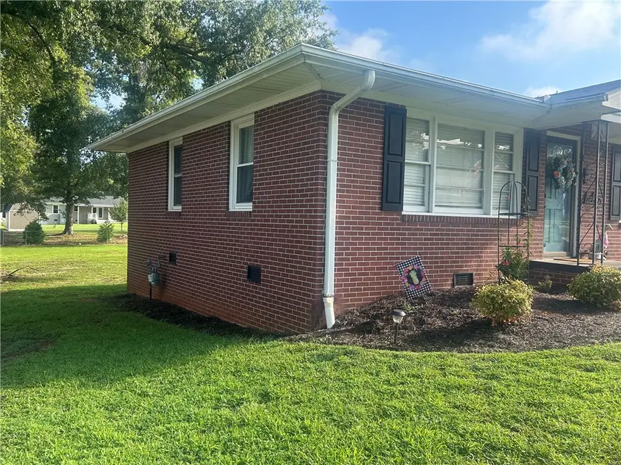 212 W Greer Street, Honea Path, SC 29654 - #2