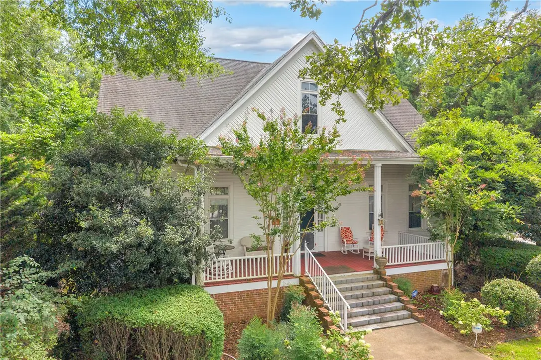 100 E Wesley Street, Walhalla, SC 29691 - #1