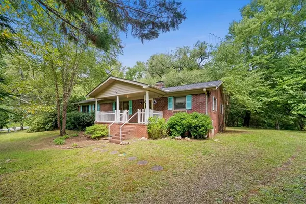 825 Chattooga Ridge Road, Mountain  Rest, SC 29664