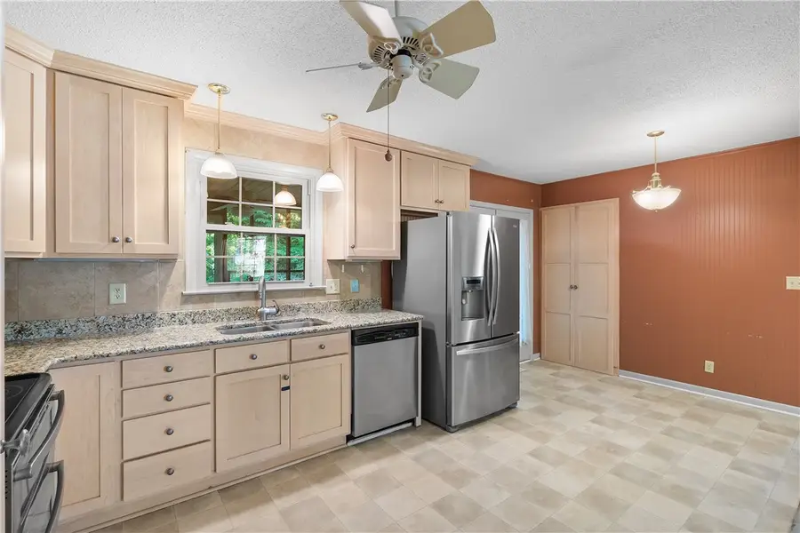 1116 S Andover Drive, Walhalla, SC 29691 - #3