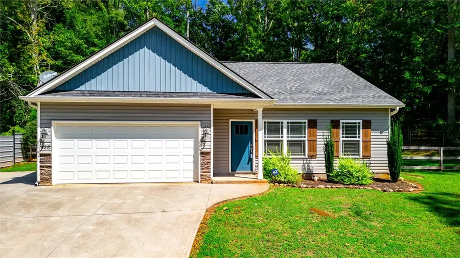 426 Wood Street, Central, SC 29630 - #2