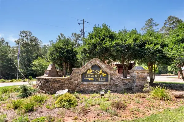 404 Creston Court, Westminster, SC 29693