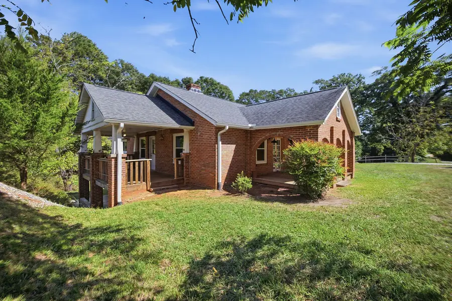 403 S Pew Street, Westminster, SC 29693 - #3