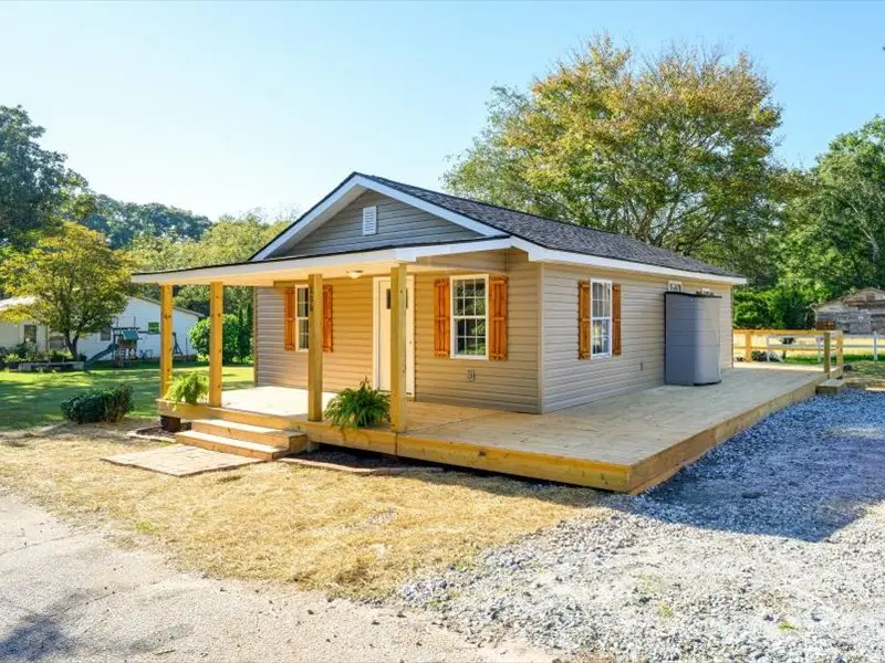 206 Rowland Street, West Union, SC 29696 - #3