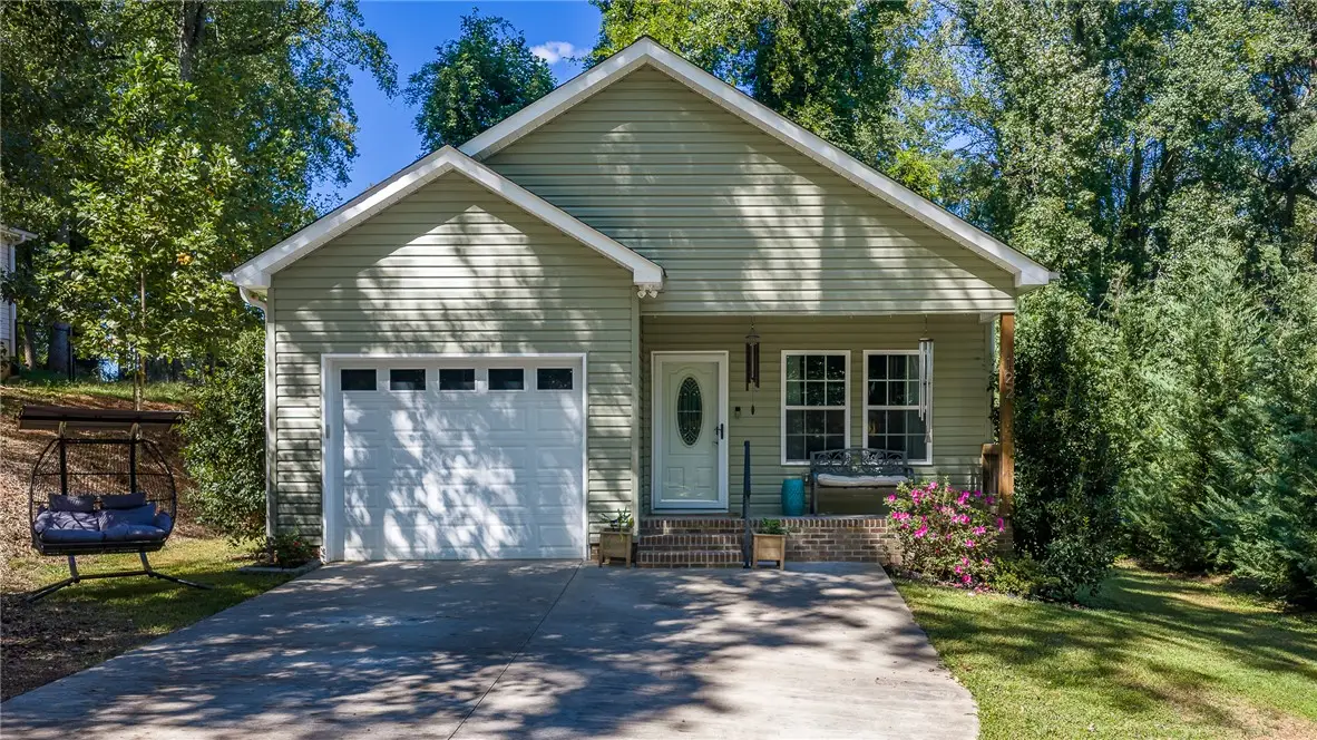 122 W Baker Street, Pickens, SC 29671 - #1