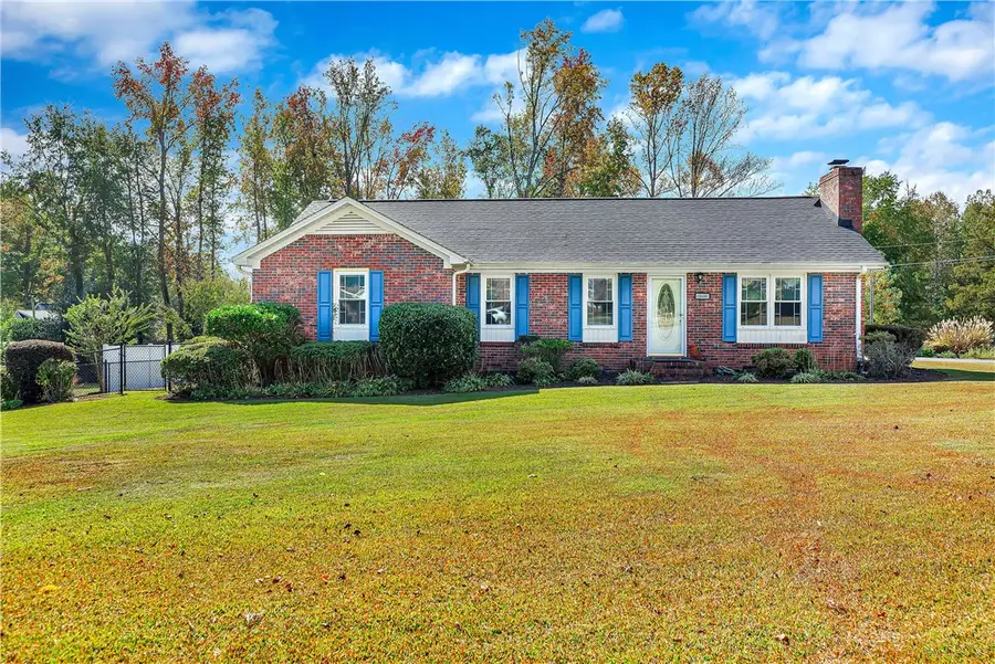 105 Walter Street, Easley, SC 29642 - #2
