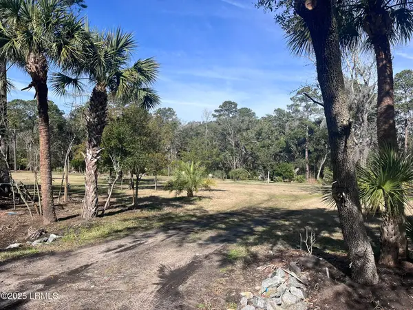 48 Meadowbrook Drive S, Beaufort, SC 29907