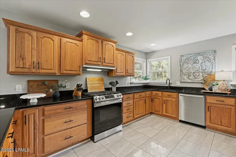 702 Center Drive W, Beaufort, SC 29902 - Image #3