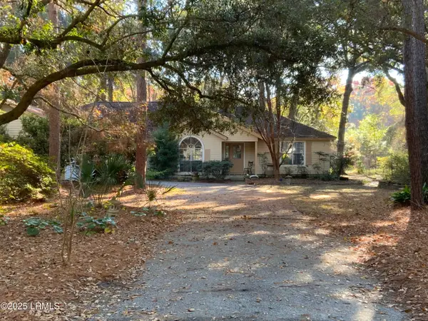 10 Moultrie Court, Beaufort, SC 29907