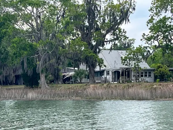 60 Yard Farm Road, St. Helena Island, SC 29920