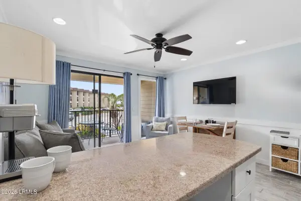 40 Folly Field Road #B102, Hilton Head Island, SC 29926