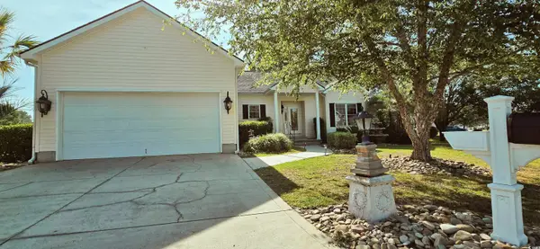 618 Wintercreeper Dr., Longs, SC 29568