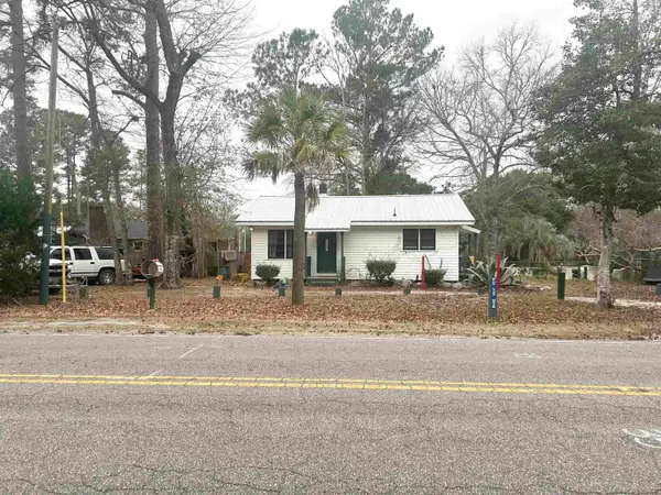 4188 Mineola Ave., Little River, SC 29566