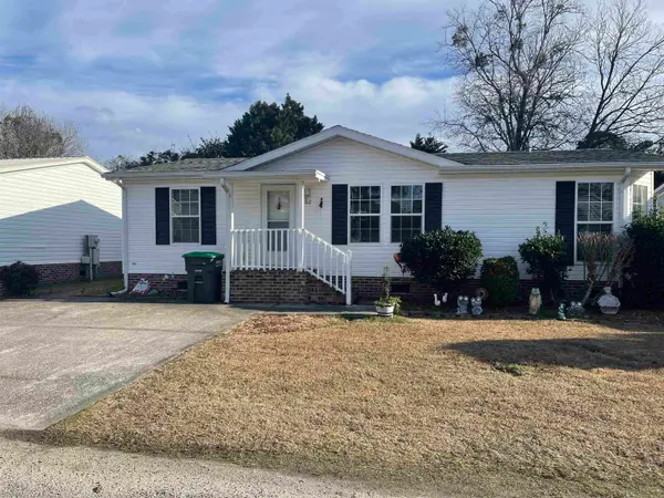 102 Kings Dr., Little River, SC 29566