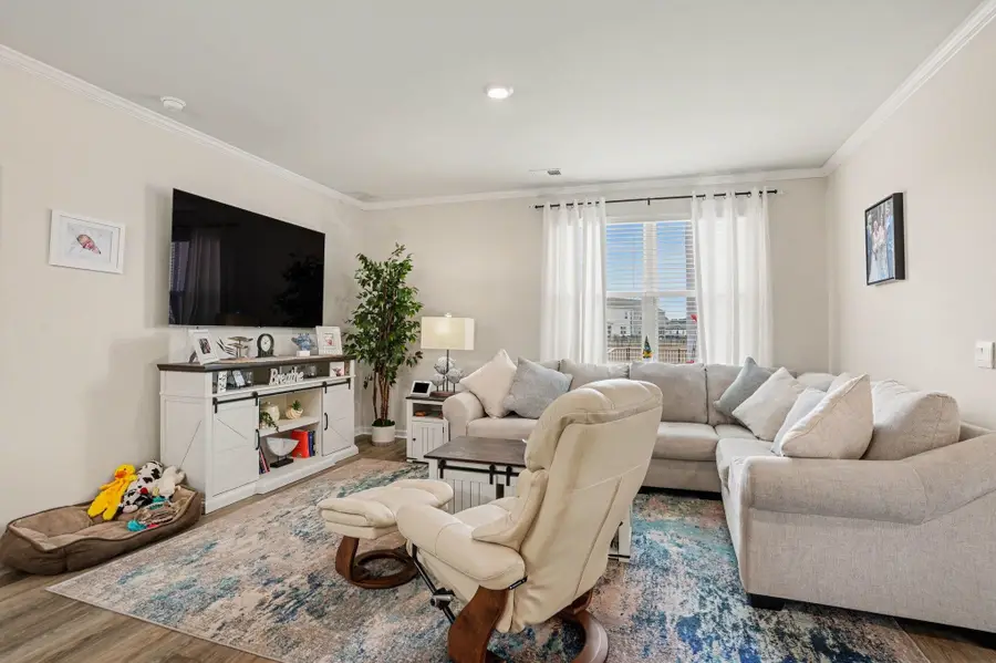 211 Londonshire Dr., Myrtle Beach, SC 29579 - #3