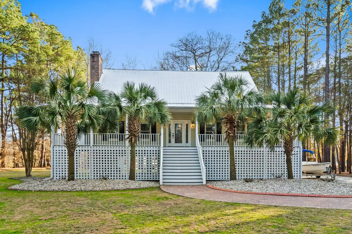 1338 Riverside Dr., Conway, SC 29526 - #1