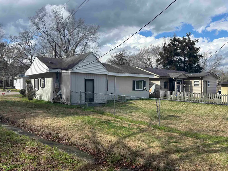 117 S Park Ave., Andrews, SC 29510 - #2