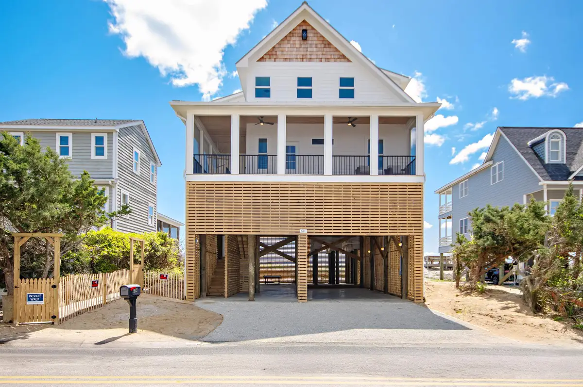 614 Springs Ave., Pawleys Island, SC 29585 - #1