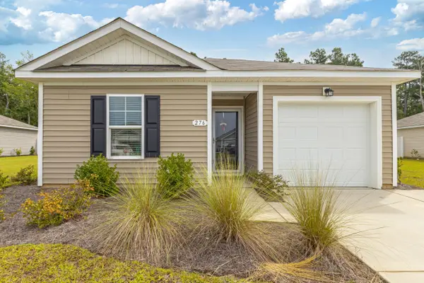 276 Country Grove Way, Galivants Ferry, SC 29544