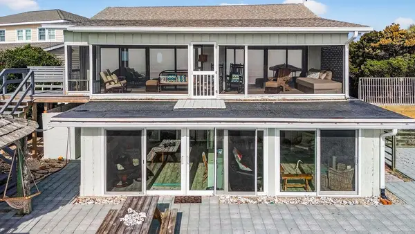 472 Myrtle Ave., Pawleys Island, SC 29585