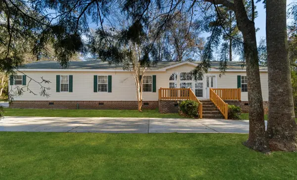 1585 Stone Ave., Little River, SC 29566