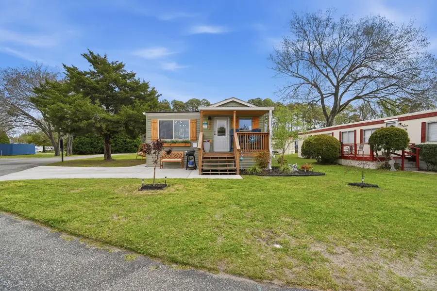 1413 Circle Dr., North Myrtle Beach, SC 29582 - #2