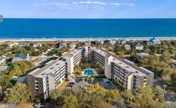 423 Parker Dr., Pawleys Island, SC 29585