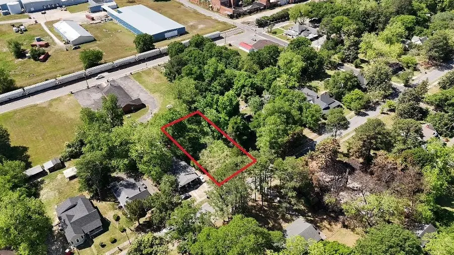 316 E Wine St., Mullins, SC 29574 - #2