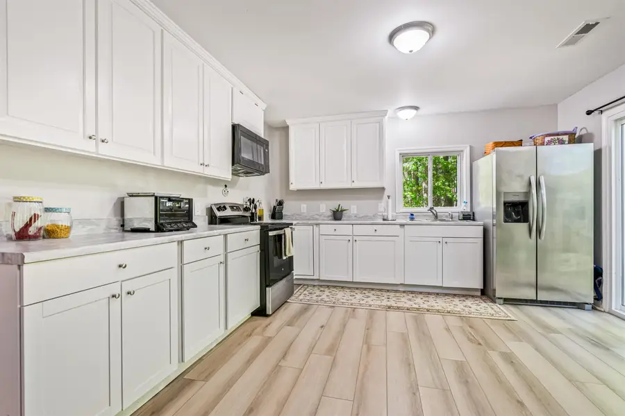 131 Price Ln., Andrews, SC 29510 - #3