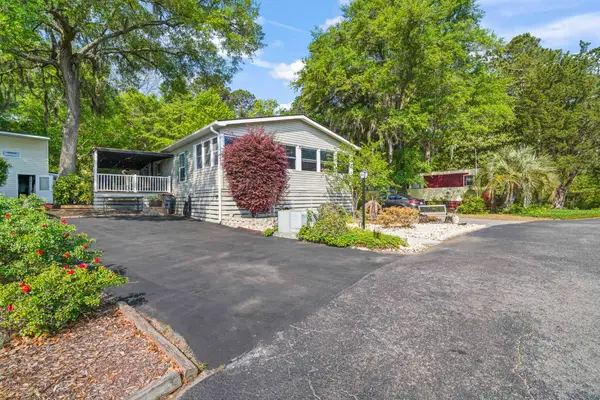 61 Saxon Ct., Murrells Inlet, SC 29576