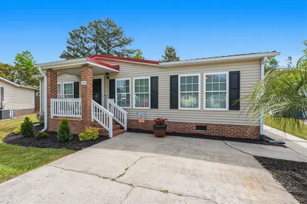 124 Queens Rd., Little River, SC 29566
