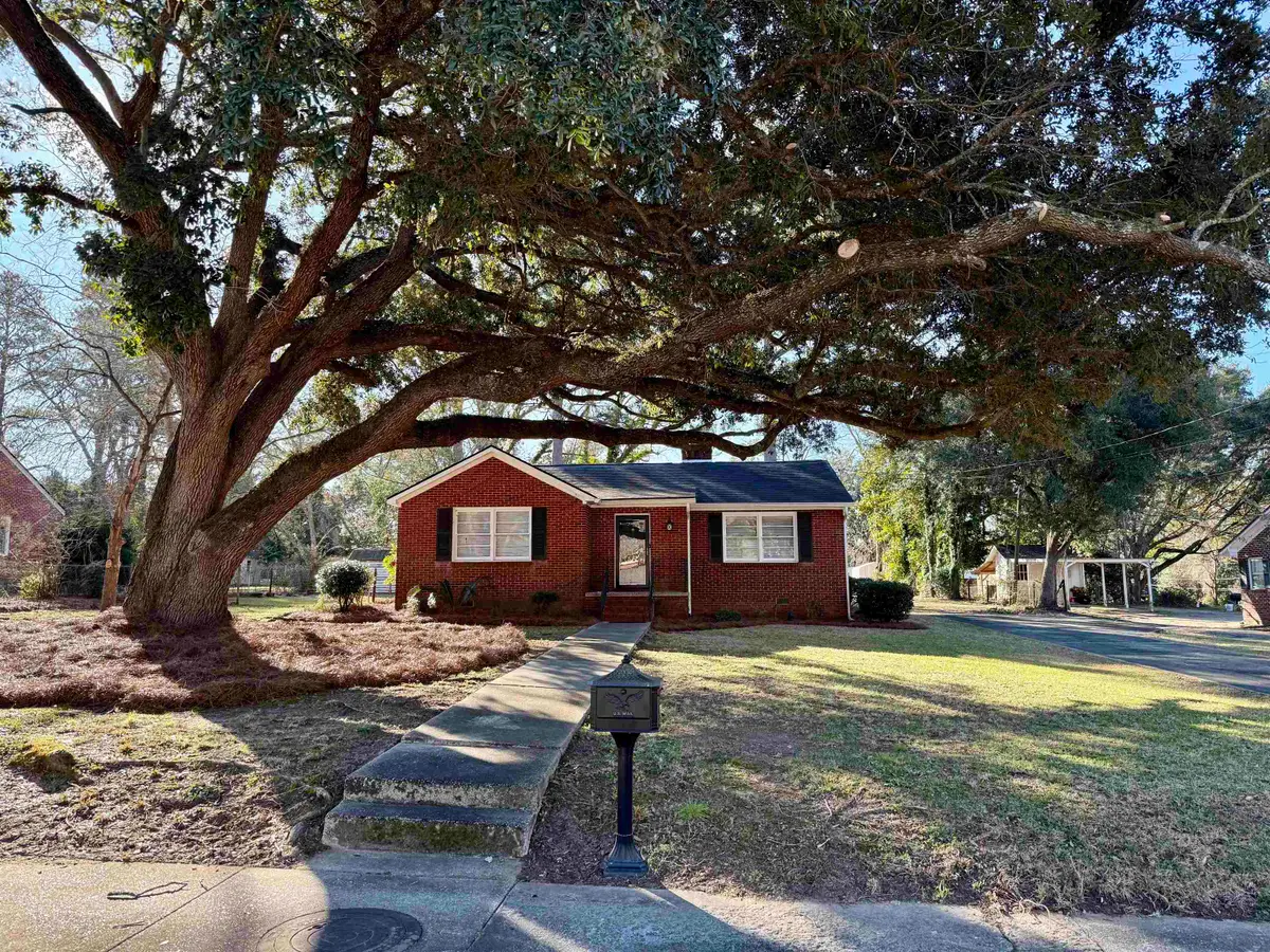 517 Singleton Ave, Kingstree, SC 29556 - #1