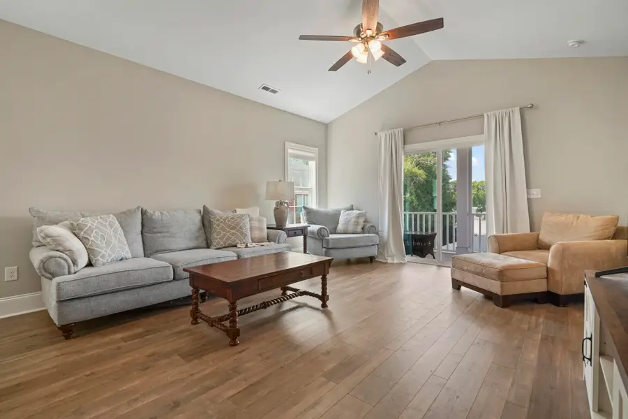 912 Hillside Dr., North Myrtle Beach, SC 29582 - #3
