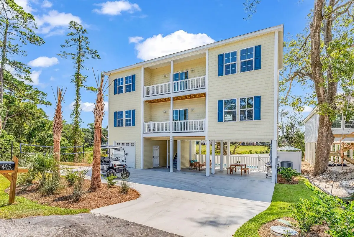 495 Rosemary Ln., North Myrtle Beach, SC 29582 - #1