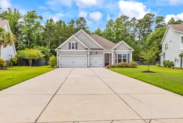 64 Black Pearl Court, Pawleys Island, SC 29585