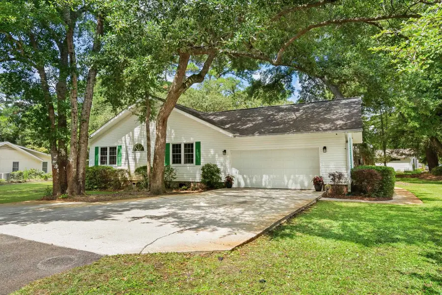 489 Crooked Oak Dr., Pawleys Island, SC 29585 - #3