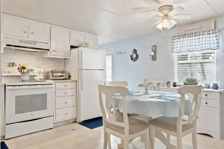 1420 Circle Dr., North Myrtle Beach, SC 29582 - #3