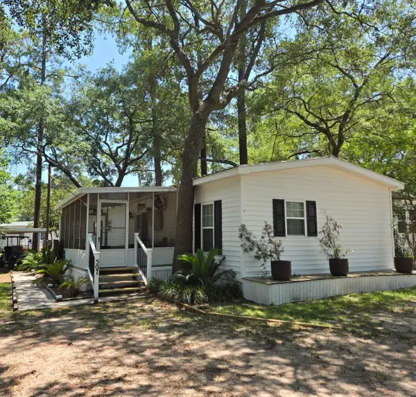507 Club House Rd., Garden City Beach, SC 29576