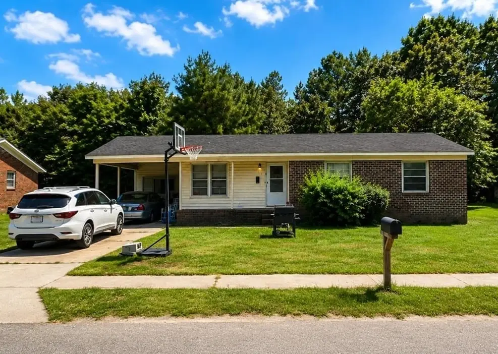 215 Huggins St, Marion, SC 29571 - #1