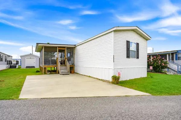 1521 Tanglewood Ave, North Myrtle Beach, SC 29582