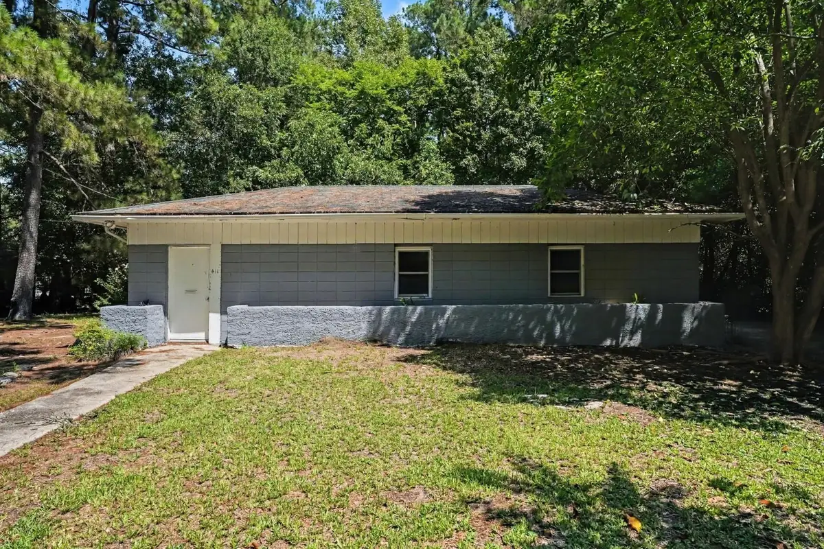 411 E Wine St., Mullins, SC 29574 - #1