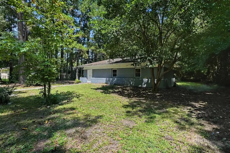 411 E Wine St., Mullins, SC 29574 - #2