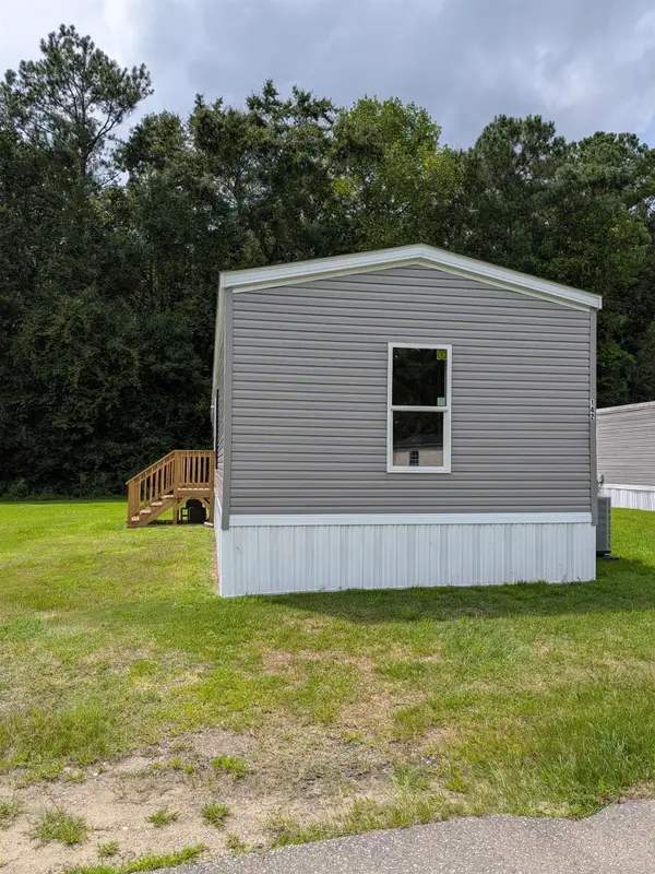 142 Lida Lane, Loris, SC 29569