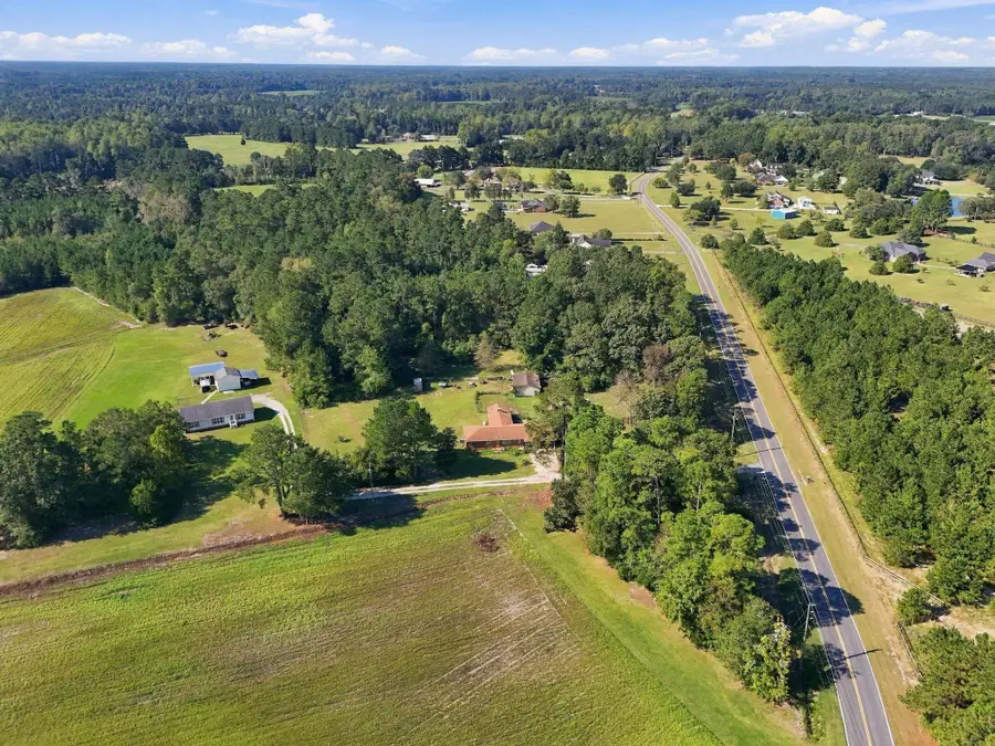 1612 Colts Neck Rd., Loris, SC 29569 - #2