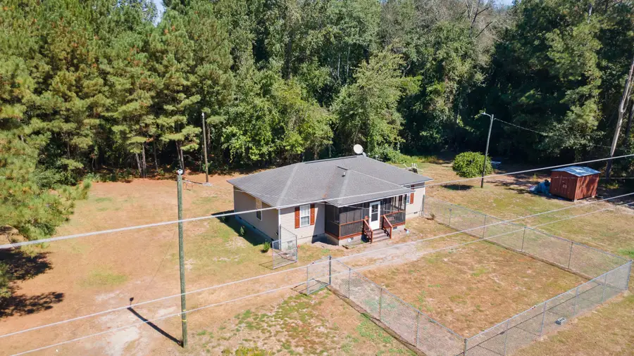 6116 Old Mullins Hwy., Nichols, SC 29581 - #2