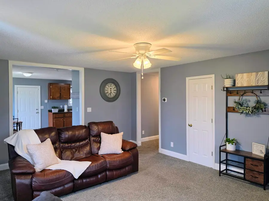 1736 Motley Dr., Dillon, SC 29536 - #3