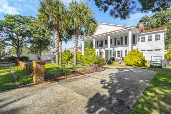 402 Calhoun Rd., Myrtle Beach, SC 29572